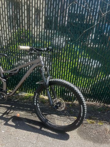 Used Salsa Rustler Deore 2023 2023 Mountainbike, Light Gray, 27.5 — image 6 of 10
