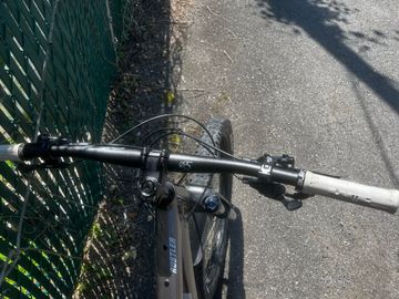 Used Salsa Rustler Deore 2023 2023 Mountainbike, Light Gray, 27.5 — image 10 of 10