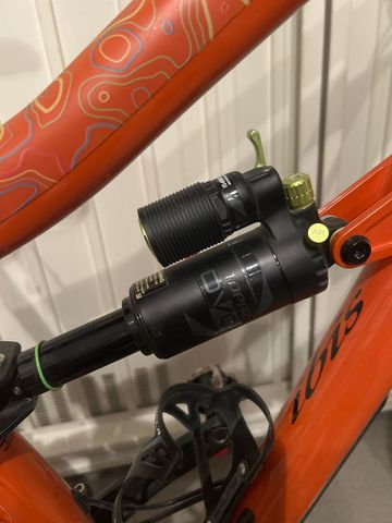 Used Ibis Cycles Custom Shimano Deore 2022 Mountainbike, Orange, 29 — image 7 of 7