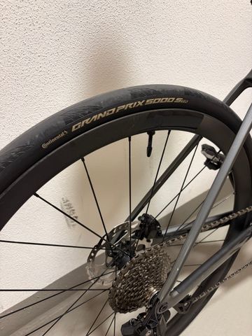 Used Scott Addict 30 2025 2025 Road & Gravel, Light Gray — image 5 of 5