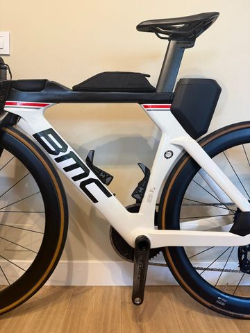 Used BMC Timemachine 01 Custom SRAM Force eTap AXS 2025 Road & Gravel, White — image 9 of 13