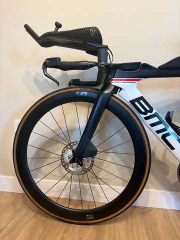 Used BMC Timemachine 01 Custom SRAM Force eTap AXS 2025 Road & Gravel, White — image 8 of 13