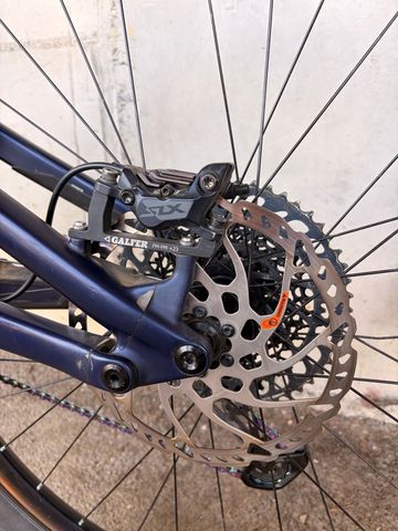 Used Specialized Enduro SRAM GX Eagle 2023 Mountainbike, Blue, 29 — image 8 of 8
