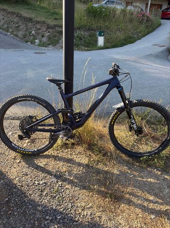Used Specialized Enduro Comp 2022 2022 Mountainbike, Blue, 29 — image 2 of 5