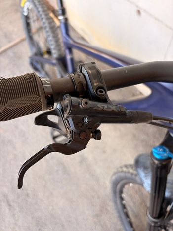 Käytetty Specialized Enduro Comp 2022 2022 Mountainbike — kuva 5 / 8