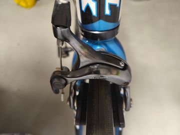 Used Trek Madone 5.9 2004 2004 Road & Gravel, Blue — image 6 of 8