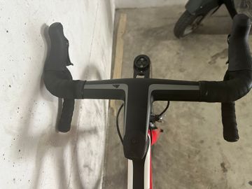 Używany Canyon Ultimate CF SL 8.0 2020 2020 Road & Gravel — zdjęcie 6 z 9