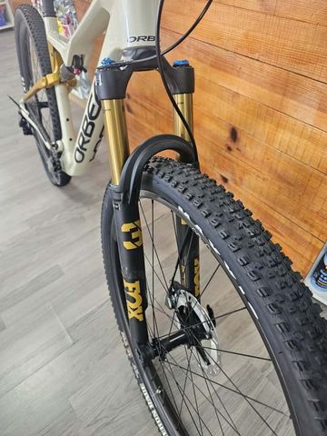 Gebrauchtes Orbea Oiz M10 2027 2027 Mountainbike, Weiß, 29 — Bild 8 von 9