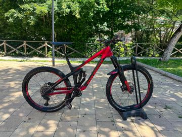 Used Rocky Mountain Slayer 750 MSL 2017 2017 Mountainbike, Red — image 1 of 12