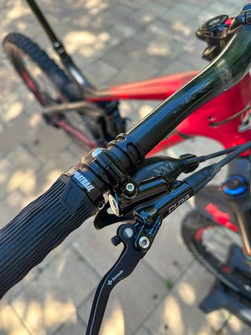 Used Rocky Mountain Slayer 750 MSL 2017 2017 Mountainbike, Red — image 12 of 12