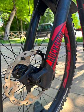 Used Rocky Mountain Slayer 750 MSL 2017 2017 Mountainbike, Red — image 3 of 12