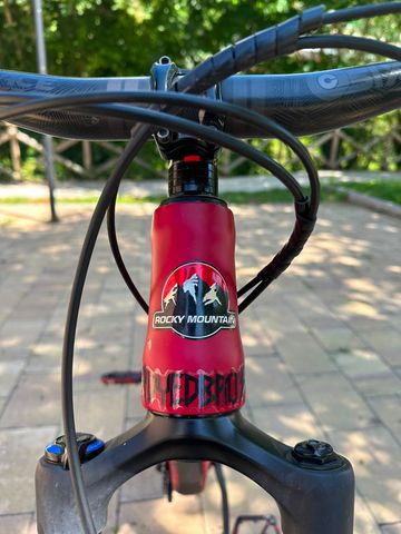 Used Rocky Mountain Slayer 750 MSL 2017 2017 Mountainbike, Red — image 4 of 12