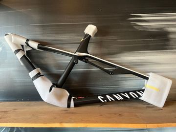 Used Canyon Lux CF 7 2022 Frameset 2022 Mountainbike, Black, 29 — image 2 of 3