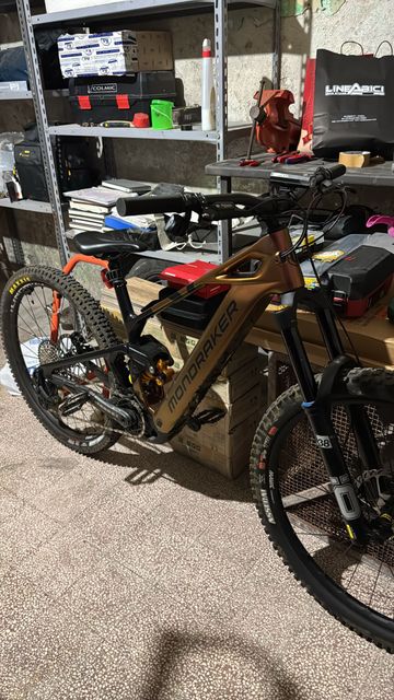 Mondraker CRAFTY CARBON XR 2025 2025 MTB usato