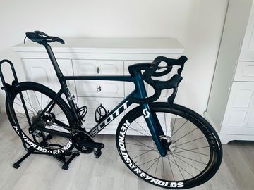 Scott Addict Rc 40 2023 Road & Gravel usato