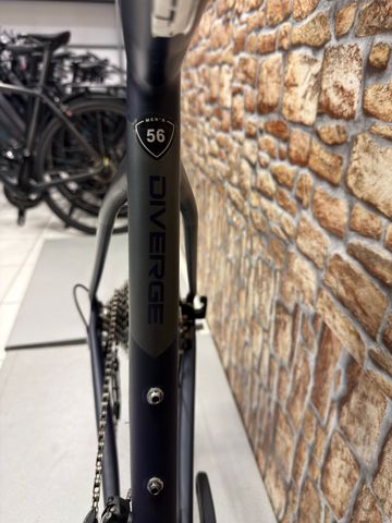 Specialized Diverge Comp Carbon 2020 2020 Road & Gravel usato, Verde — immagine 6 di 11