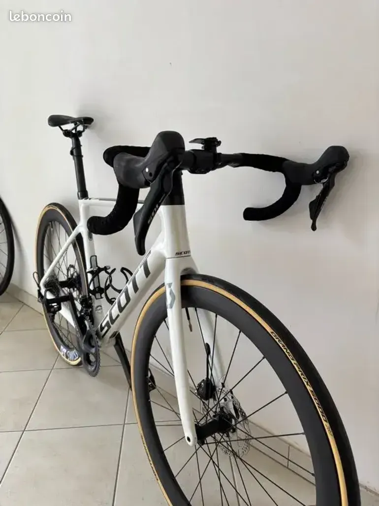 Brugt Scott Addict RC 10 2023 2023 Road & Gravel — billede 2 af 16