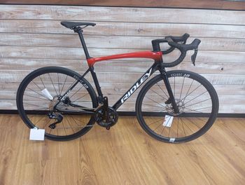 Použité Ridley Fenix SLiC - Shimano 105 DI2 // 2x12s 2024 2024 Road & Gravel