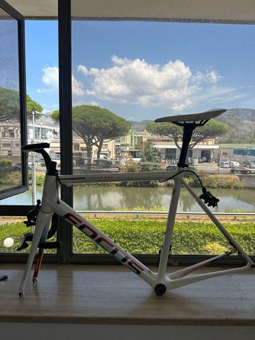 Used Focus IZALCO MAX RED eTap 2018 Frameset 2018 Road & Gravel