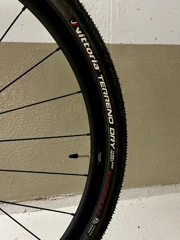 Gebrauchtes Wilier ADLAR SRAM Rival eTap AXS 2024 Road & Gravel, Hellgrau — Bild 9 von 10