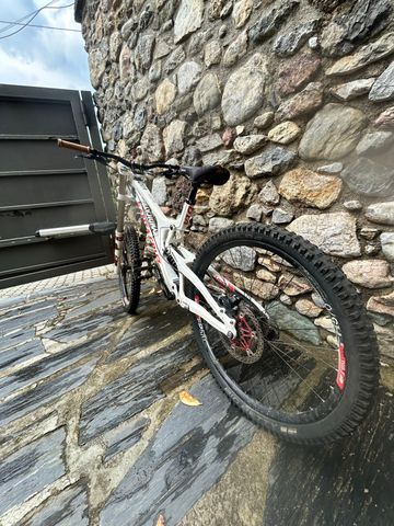 Used Santa Cruz V10 Other SRAM - Mountainbike 2015 Mountainbike, White — image 4 of 6