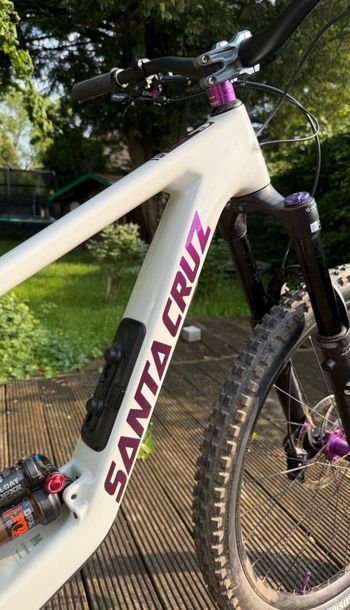 Used Santa Cruz Bronson Sram Eagle Transmission X0 2024 Mountainbike, White — image 10 of 16