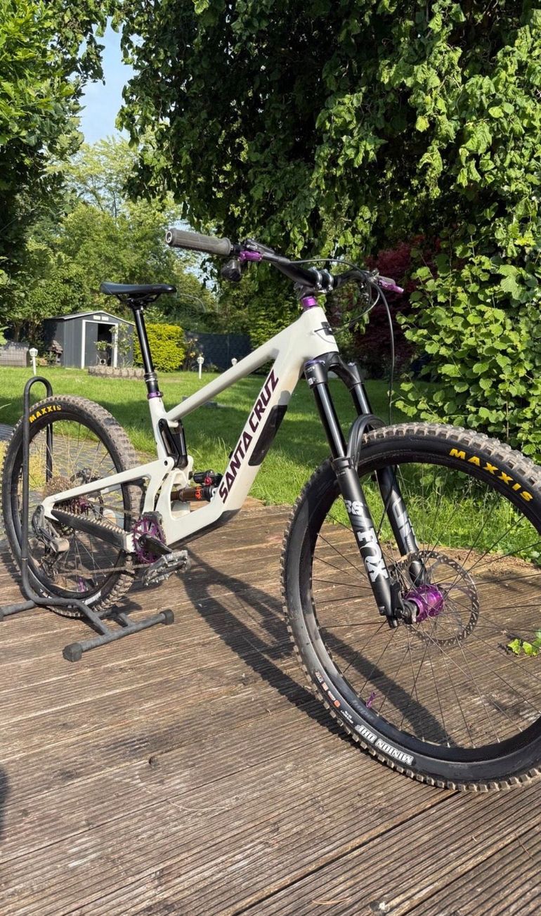 Used Santa Cruz Bronson Sram Eagle Transmission X0 2024 Mountainbike, White — image 12 of 16