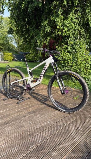 Used Santa Cruz Bronson Sram Eagle Transmission X0 2024 Mountainbike, White — image 4 of 16