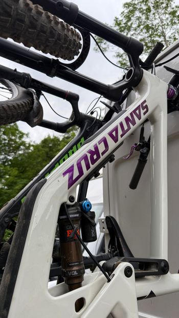 Used Santa Cruz Bronson Sram Eagle Transmission X0 2024 Mountainbike, White — image 15 of 16