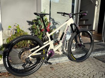 Used Santa Cruz Bronson Sram Eagle Transmission X0 2024 Mountainbike, White — image 3 of 16