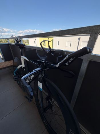 Used Factor SLiCK Shimano Dura Ace Di2 2023 Road & Gravel, White — image 2 of 3