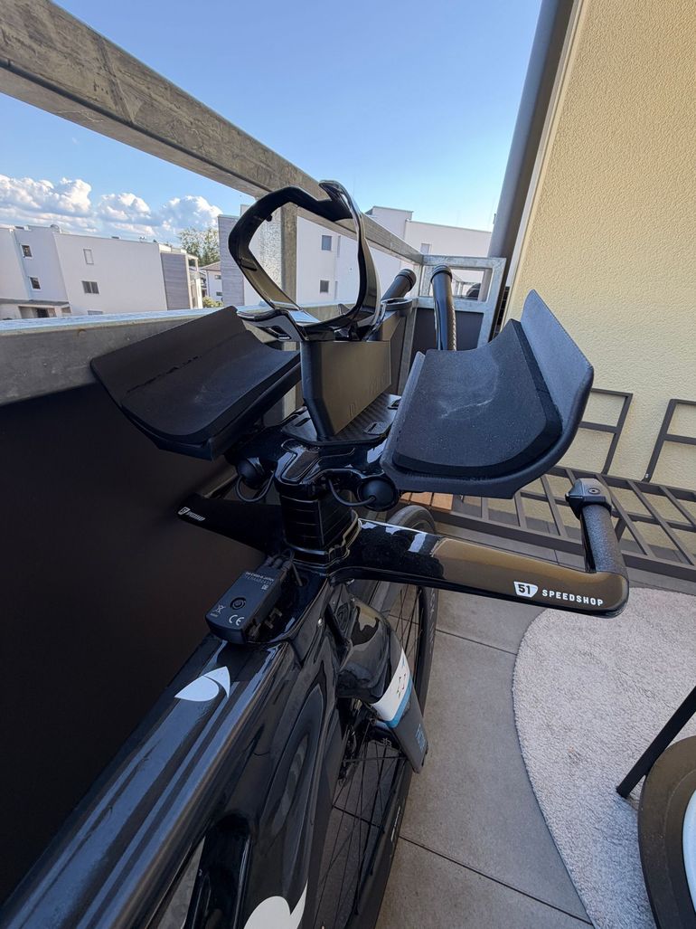 Used Factor SLiCK Shimano Dura Ace Di2 2023 Road & Gravel, White — image 3 of 3