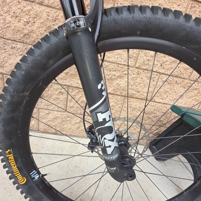 Used Specialized Stumpjumper Comp 2022 2022 Mountainbike, Black, 29 — image 4 of 72