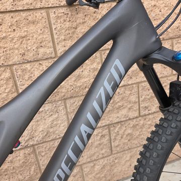 Used Specialized Stumpjumper Comp 2022 2022 Mountainbike, Black, 29 — image 20 of 72