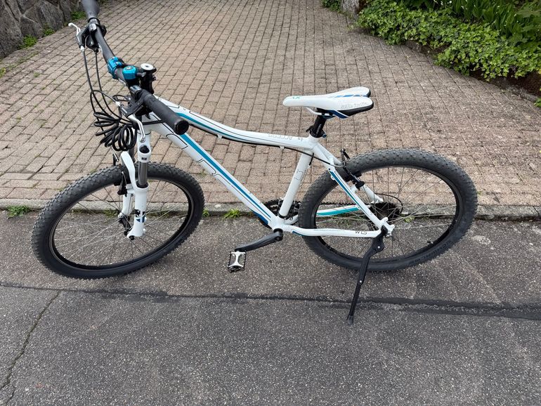 CUBE Access Shimano Alivio 2016 Mountainbike usato, Bianco — immagine 2 di 13