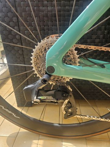 Brugt Canyon Aeroad SRAM Rival eTap AXS 2023 Road & Gravel — billede 2 af 13