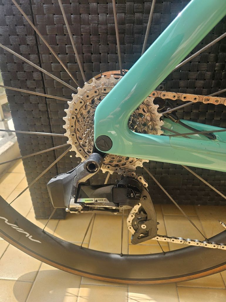 Brugt Canyon Aeroad SRAM Rival eTap AXS 2023 Road & Gravel — billede 2 af 13