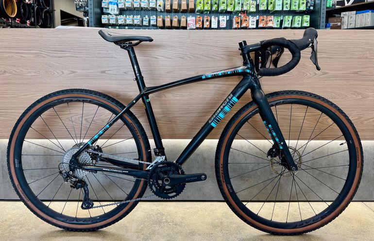 bianchi 2018 impulso all road road bike Allroad GRX400 Disc 59cm Black/Silver Tht (triple Hydroformed Technology) Bianchi Impulso E-Allroad Ultegra/105 11sp