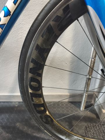 Używany Trek Madone SL 5.9 CD 2006 2006 Road & Gravel — zdjęcie 4 z 9