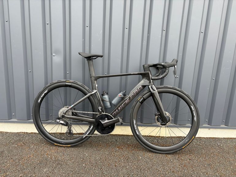 Used Quick Er-one 2025 Road & Gravel, Black — image 3 of 4