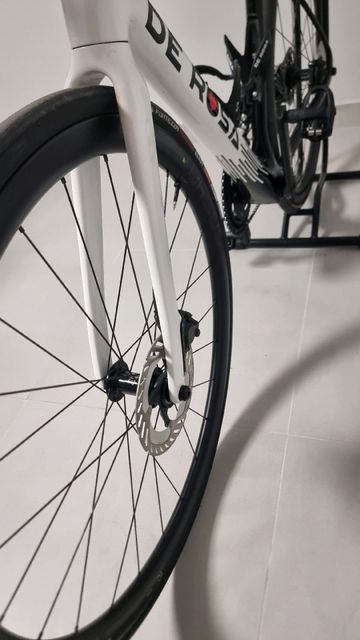 Used De rosa 883 Custom Shimano 105 Di2 2025 Road & Gravel, White — image 9 of 22