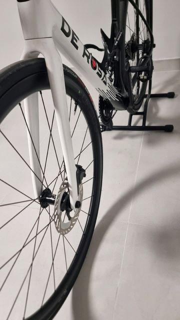 Used De rosa 883 Custom Shimano 105 Di2 2025 Road & Gravel, White — image 8 of 22