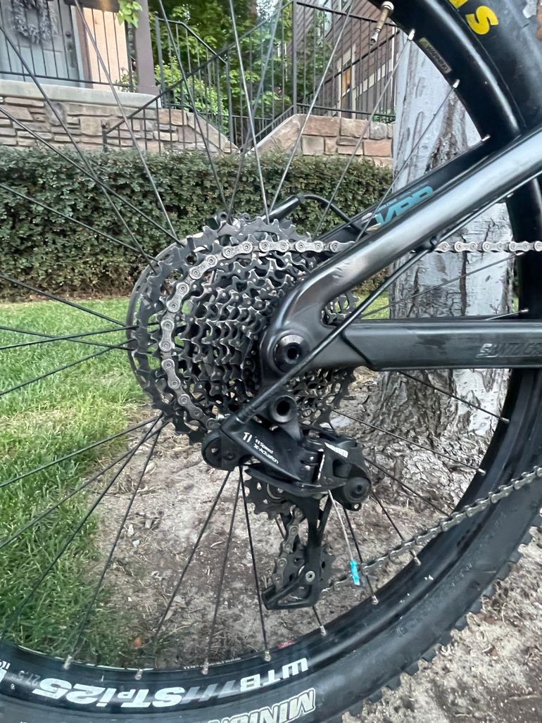 Used Santa Cruz Bronson SRAM X01 2017 Mountainbike, Black — image 6 of 16