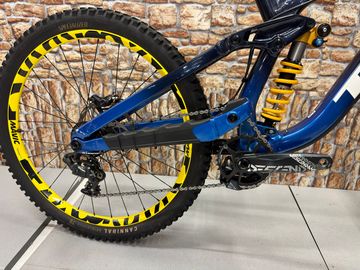 Used Trek Session 8 2023 2023 Mountainbike, Blue — image 2 of 10