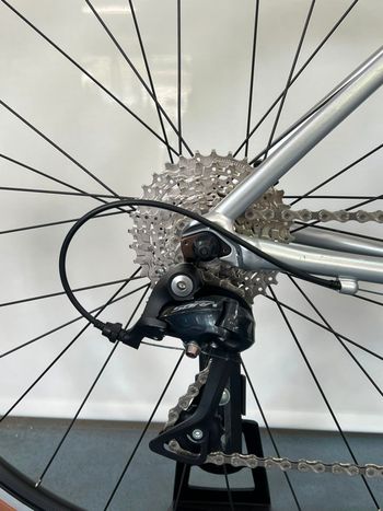 Cannondale CAAD Optimo 4 2023 Road & Gravel usato, Grigio chiaro — immagine 4 di 8
