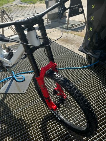 Käytetty YT Industries Tues CORE 1 2025 2025 Mountainbike — kuva 6 / 6