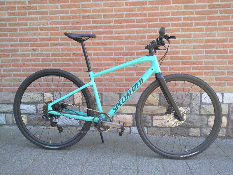 Używany Specialized Sirrus X 4.0 2022 2022 Urban & Touring