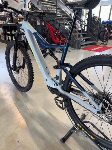 Orbea RISE H30 2022 2022 Mountainbike usato, Grigio chiaro — immagine 3 di 3
