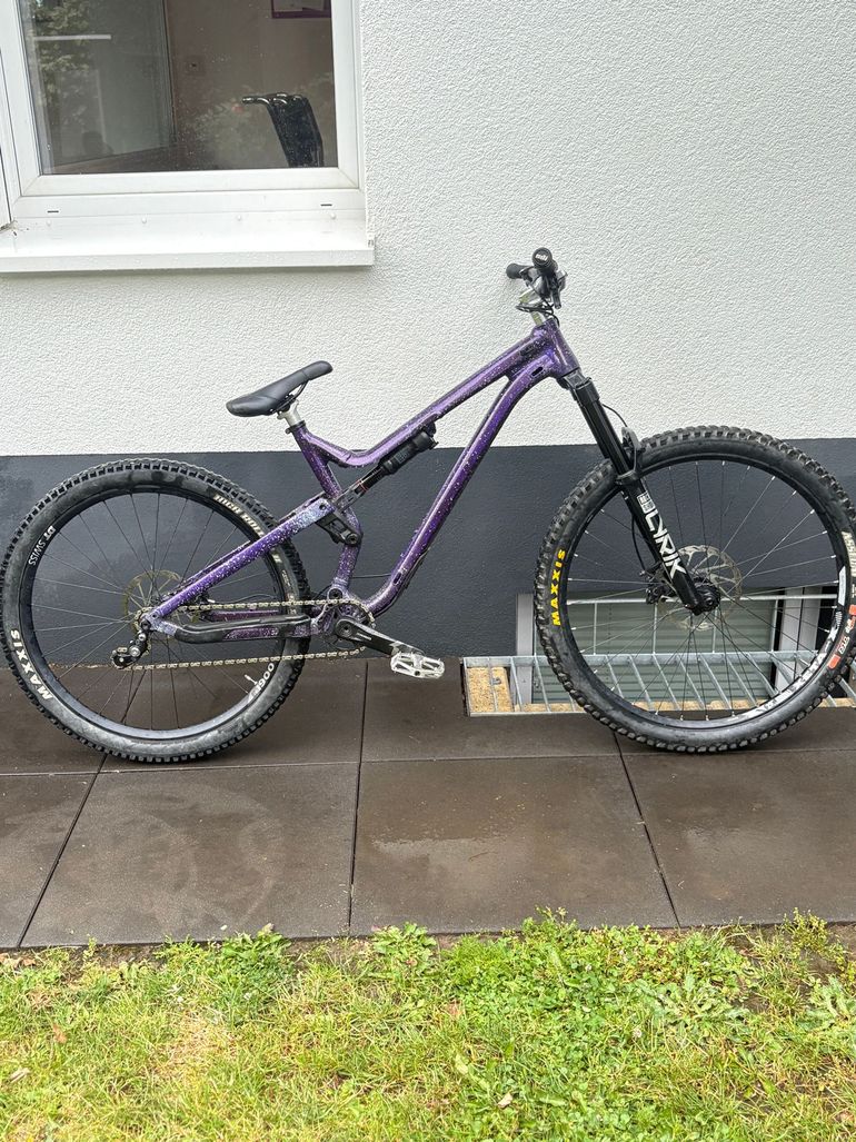 Used Commencal META TR Frameset 2019 Mountainbike, Purple — image 2 of 4