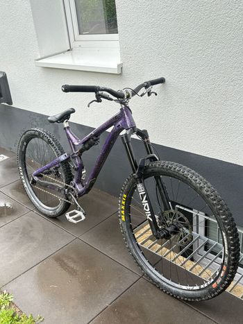 Used Commencal META TR Frameset 2019 Mountainbike, Purple — image 3 of 4